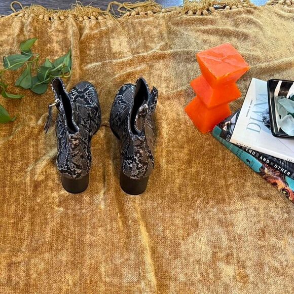 Old-navy Women's Silver and Grey Boots - Picture 6 of 8